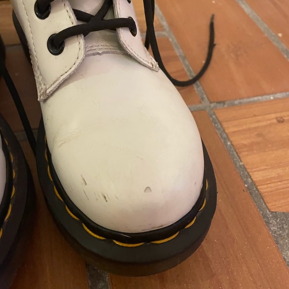 Dr. Martens 1460 white boots. Size 6/6.5. - Picture 3 of 5